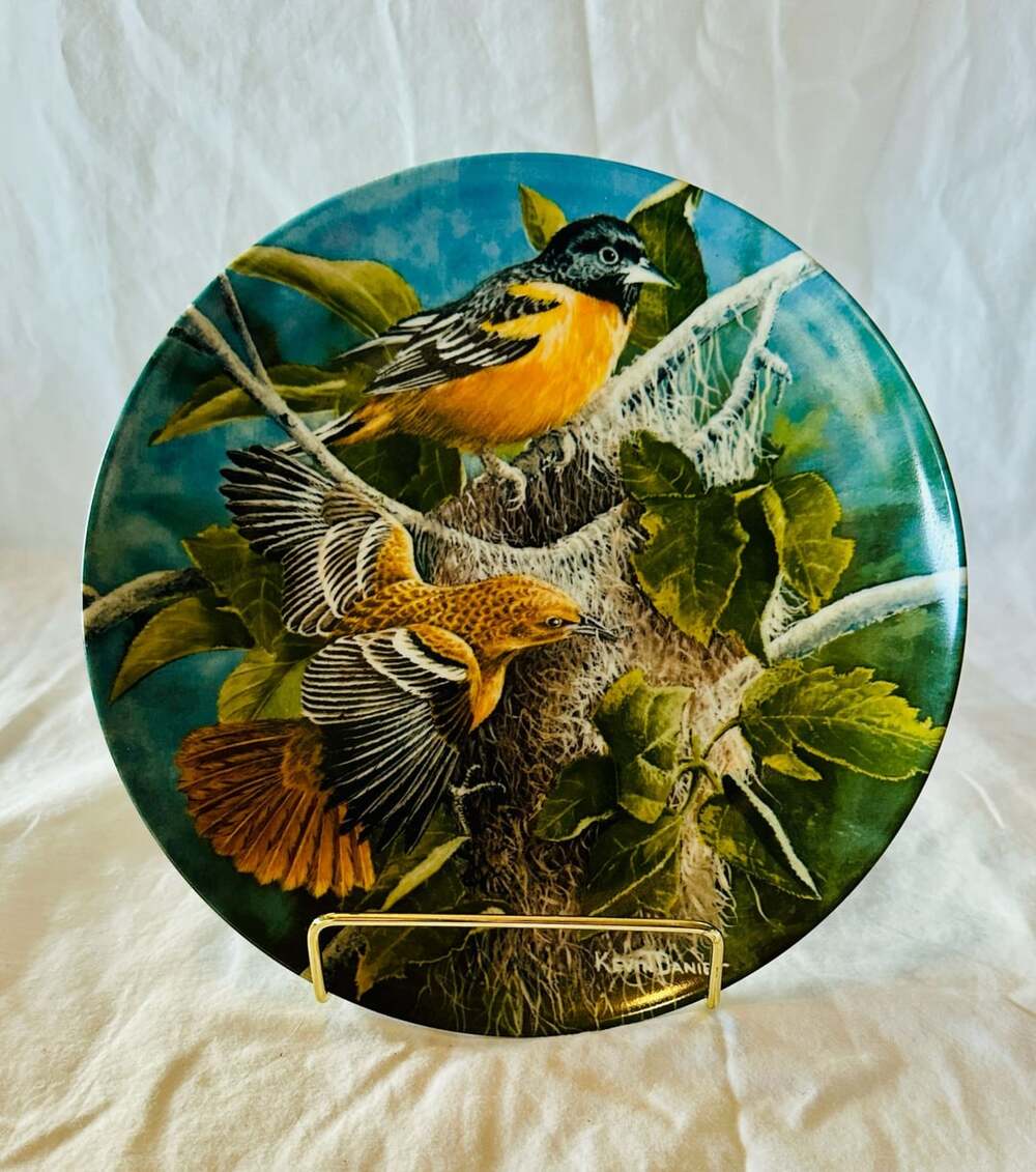 1985 Edwin M. Knowles The Baltimore Oriole Collector Plate by Kevin Daniel